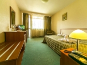 ����� 4* ����