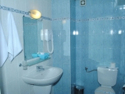 ����� 4* ����