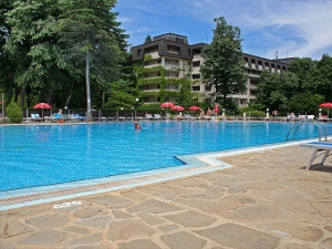       2015
